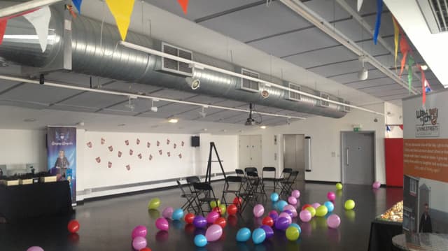 Venue-2-Balloons-1-1920x1080.jpg