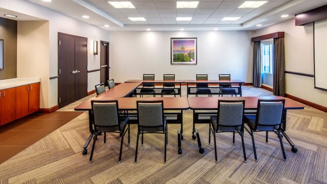 MSNZD-P0036-Meeting-Room-U-Shape-Setup.jpg