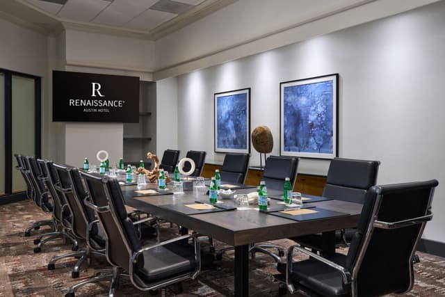 Blanco Boardroom