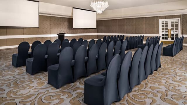 cdakl-events-crystal-room-theatre-projector_XLarge.jpg