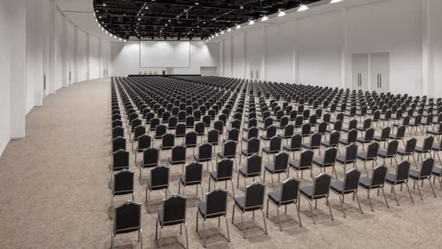 DXBGH-P0764-Exhibition-Centre-Theatre-Chairs-Setup.jpg