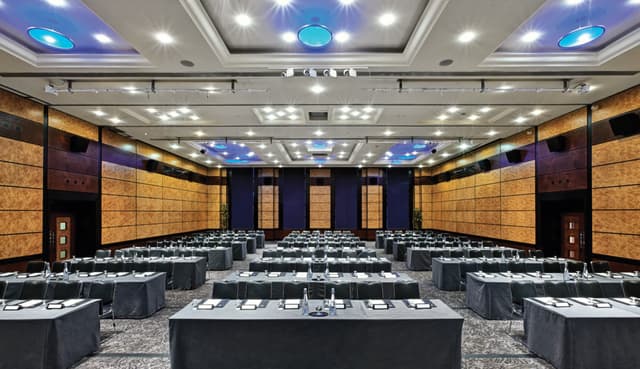leonardoroyalhotellondoncity2.jpg