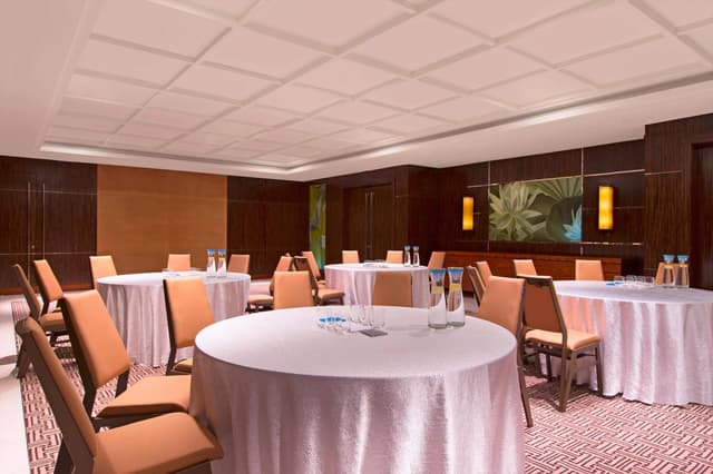 sinwi-meeting-7519-hor-clsc.jpg