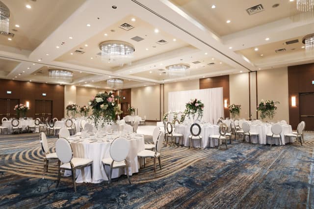 yvrdt-wedding-6660-hor-clsc.jpg