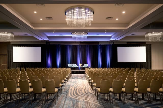 yvrdt-ballroom-7186-hor-clsc.jpg