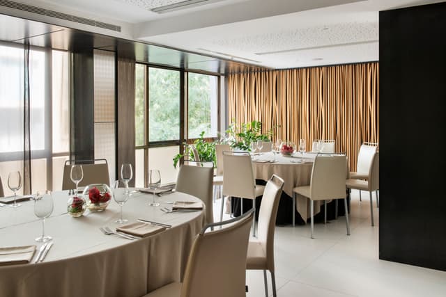 NH_Collection_Gran_Hotel_CalderÃ³n_Meeting_Rooms_Banquet_Setup_CerdeÃ±a_Green.jpg