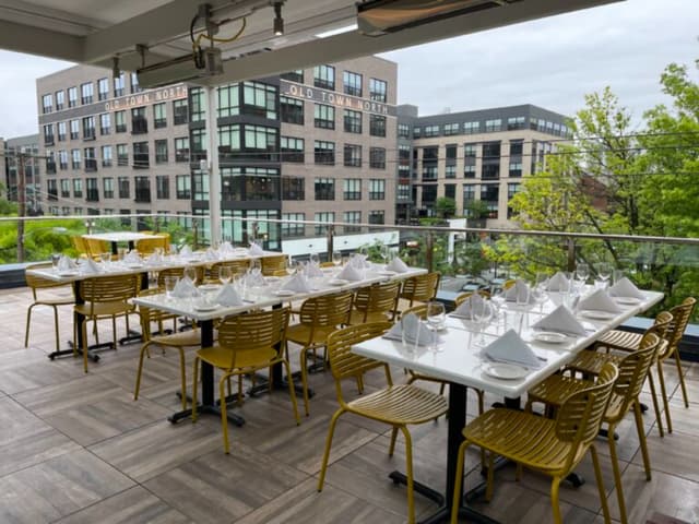 rooftop-dining-768x576.jpg