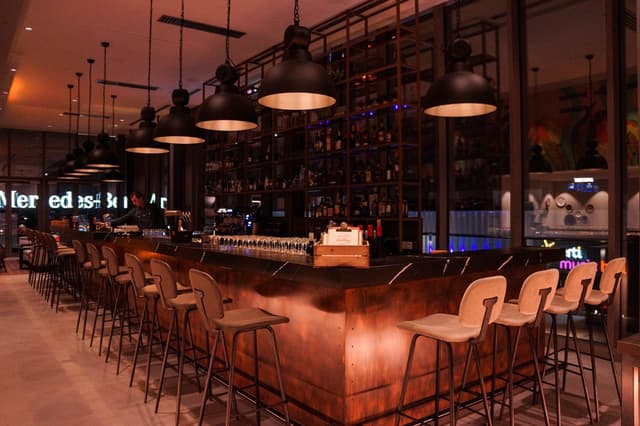 Gallery-Bar-Night_klein-fee8dae696.jpg