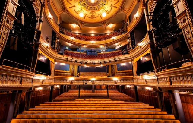 HaroldPinter_Interior_1200x767.jpg