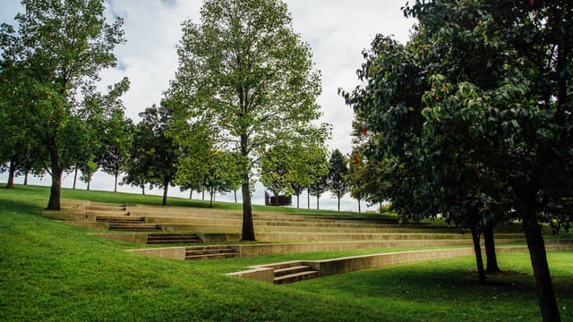 WaterfrontPark_Venues_BrownFormanAmphitheater01-2560x1440.jpg