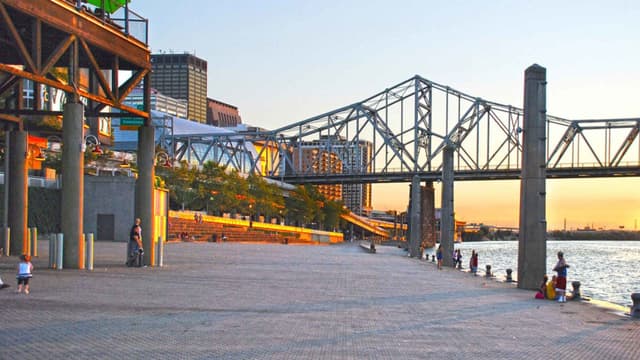 WaterfrontPark_Wharf-2560x1440.jpg