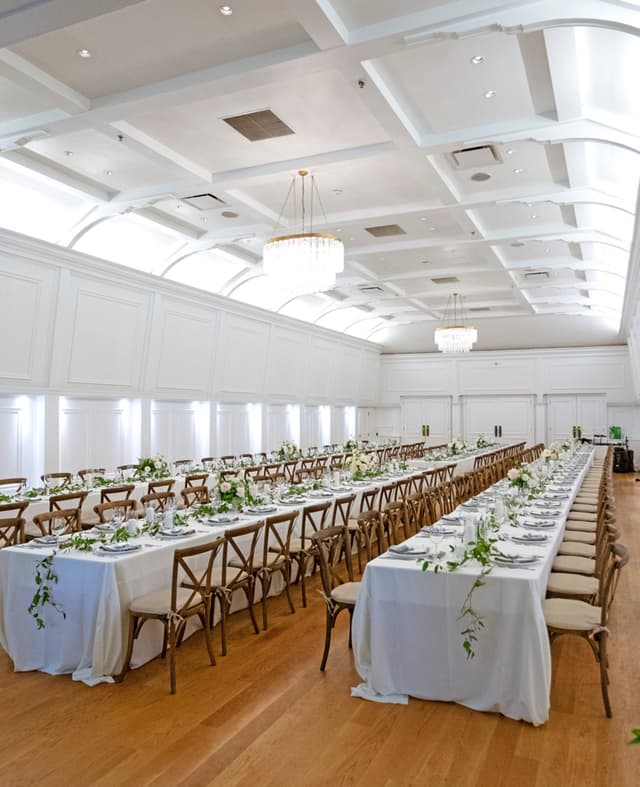 01_VENUE_Ballroom_Gallery.jpg