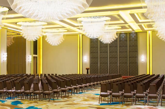 bjslf-grand-ballroom-9773-hor-clsc.jpg