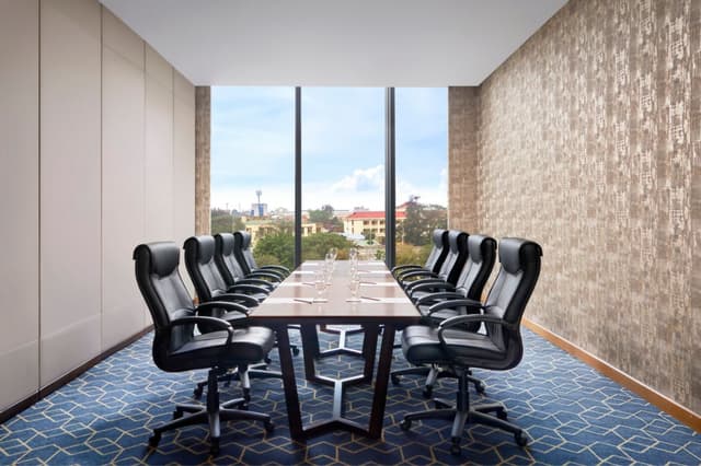 si-hphsi-boardroom-21885-66778_Classic-Hor.jpg