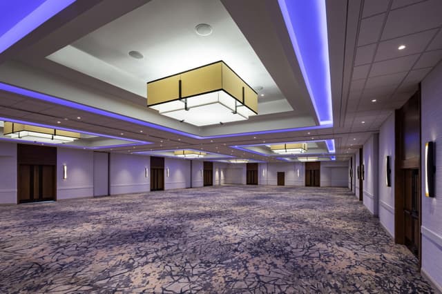 cltsc-ballroom-5207-hor-clsc.jpg