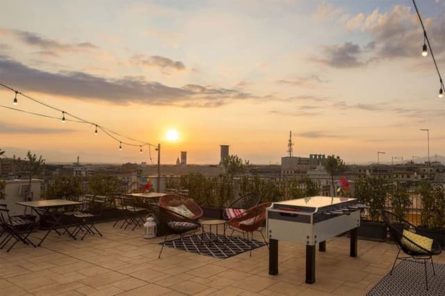 13-generator-rome-hostel-terrace.jpg