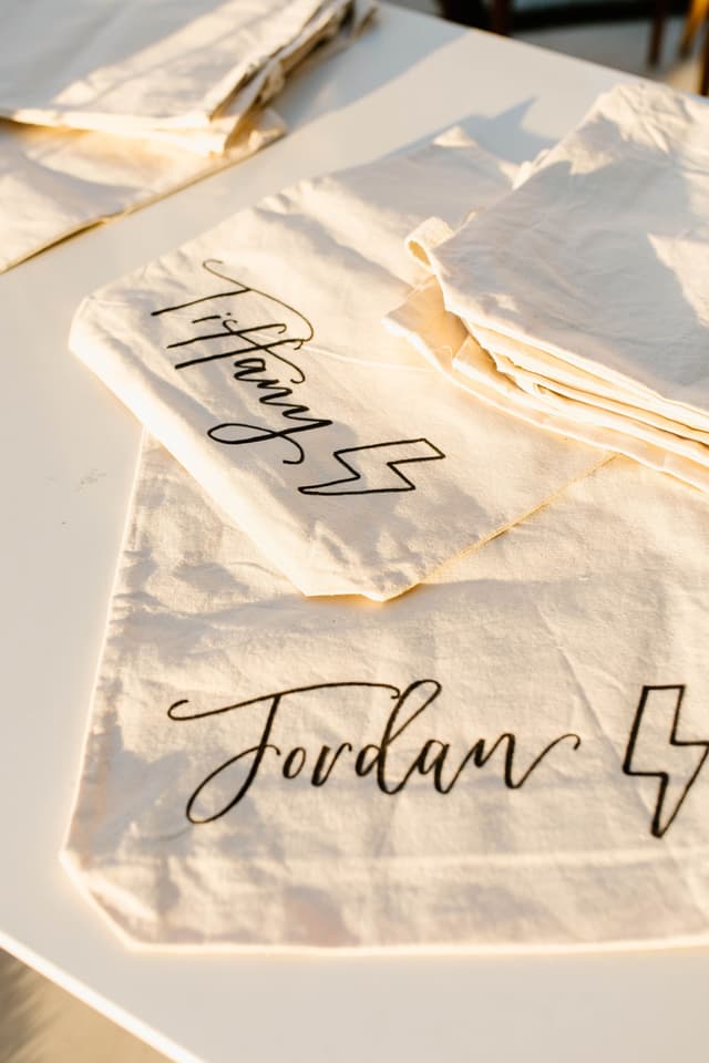 Live calligraphy on canvas totes - 0