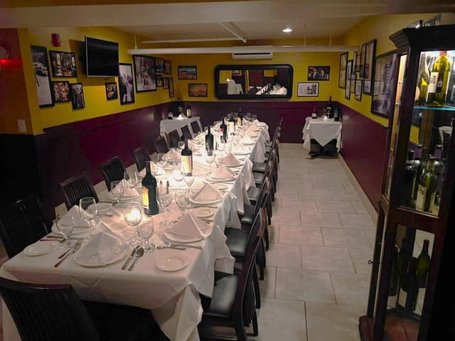 Private Room Chazz WP_2.jpg