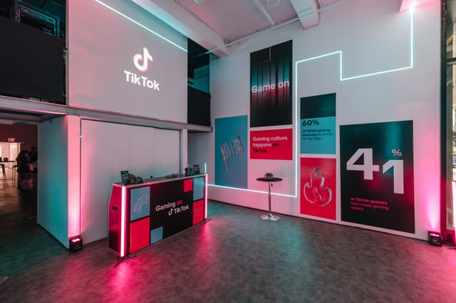 Event Signage & Vinyl Graphics