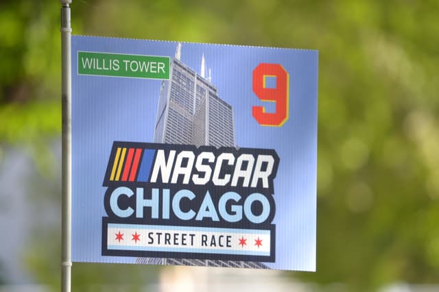 NASCAR Chicago Street Race Mini Golf  - 0