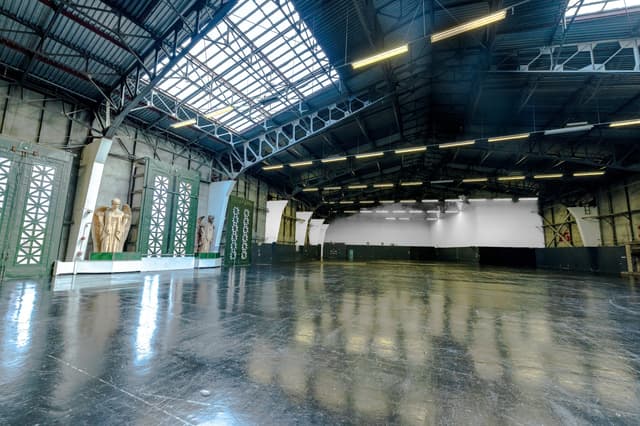 Palace Atrium - Empty.jpg