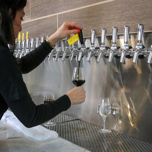 oakland-tap-pour.jpg