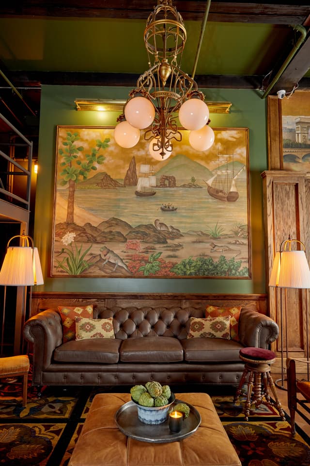 explorers room 1.jpg