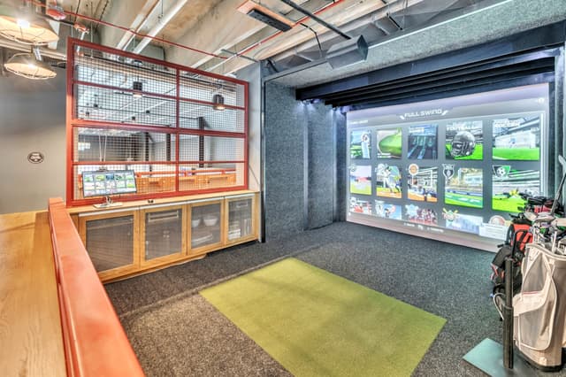 Topgolf Swing Suites