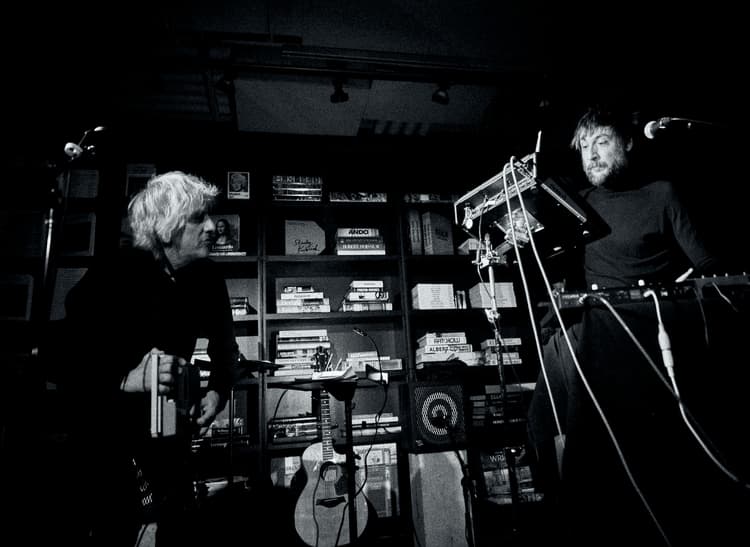 Off the Record:Lee Ranaldo + Raül Refree