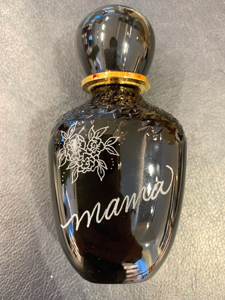 Mother's Day Fragrance Engraving