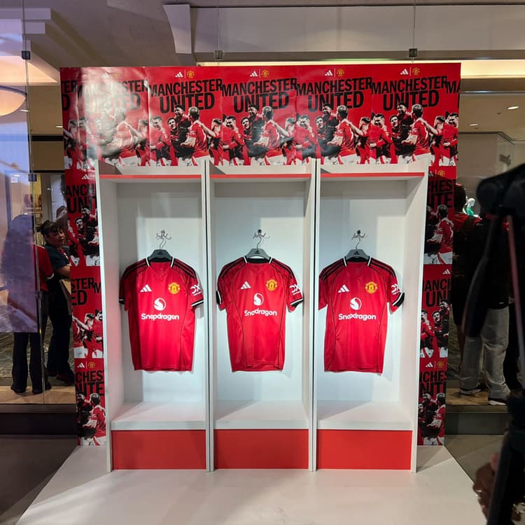 Adidas x Manchester United