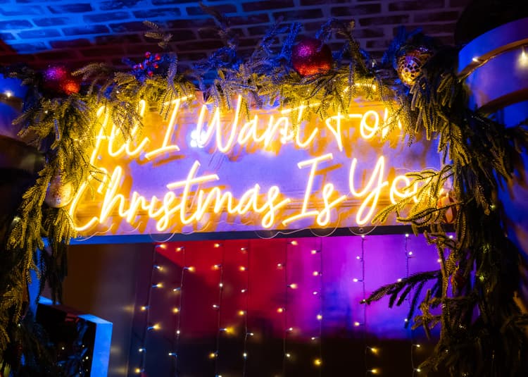 Mariah Carey Holiday Pop-Up Bar