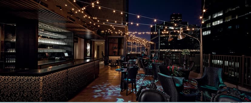 13 Best Rooftop Bars in NYC for Frozen Drinks, Skyline Views, and Mini Golf
