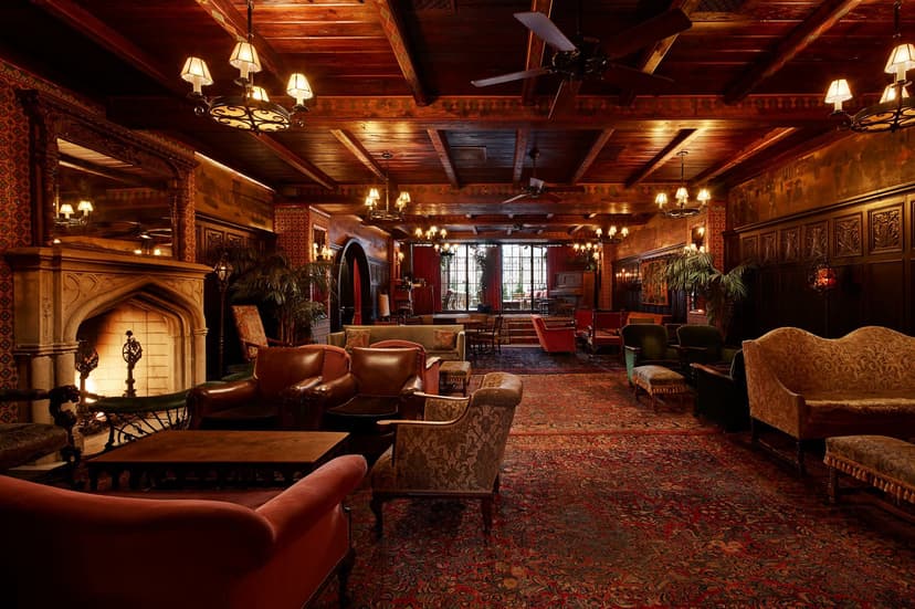 6 Luxe New York City Hotels Where the Stars of Succession Would Definitely Stay