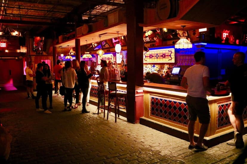 20 Great LGBTQ Bars In NYC