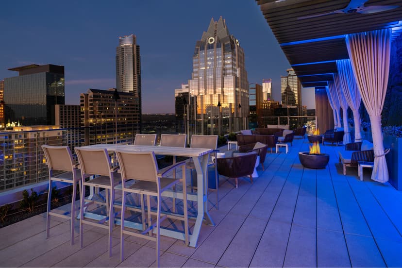 The 7 Best Rooftop Bars In Austin