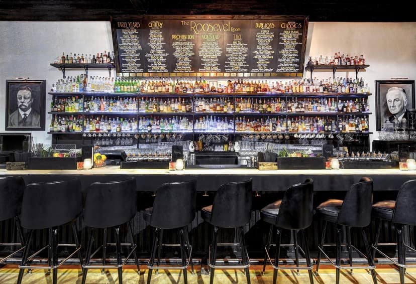 The 15 Best Bars in Austin 2023