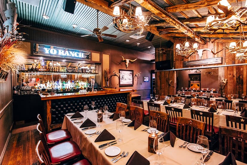 9 Sizzling Steakhouses In Dallas With The Juiciest Steaks