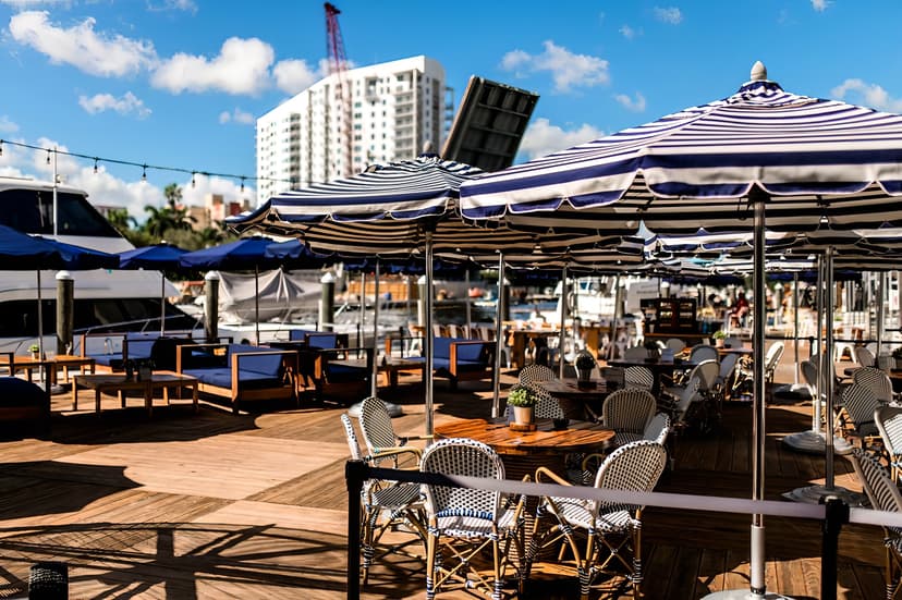 15 Best Miami Waterfront Bars For Stunning Views