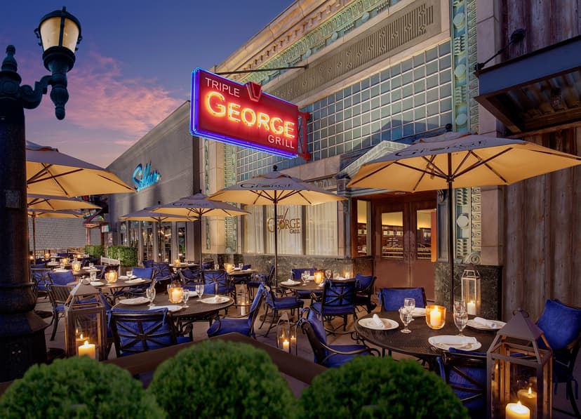 14 Historic Las Vegas Restaurants for an Old-School Dining Experience