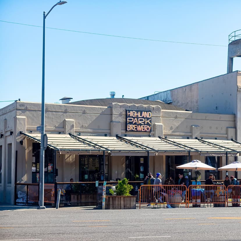 The Best LA Bars For Big Groups