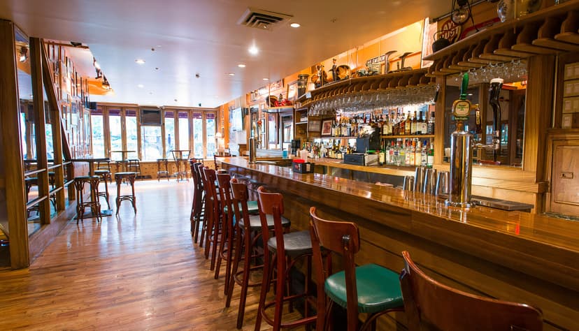 The Best Bars On The Upper East Side