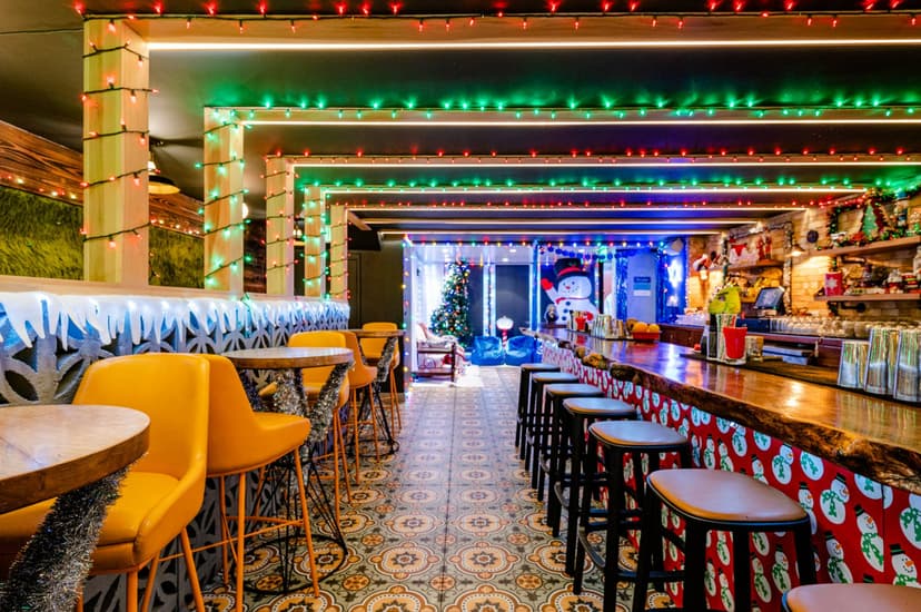 10 Festive Pop-Up Bars Going All-Out For The Holidays In San Francisco