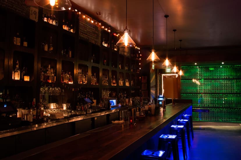 10 San Francisco Bars With More to Do Than Just Drink