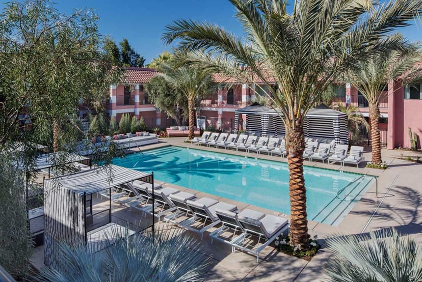 Retro Chic: Iconic Palm Springs Hotels & Resorts