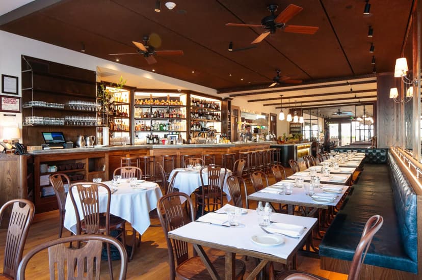 9 Glorious Dining Spots in the Hamptons for Fall