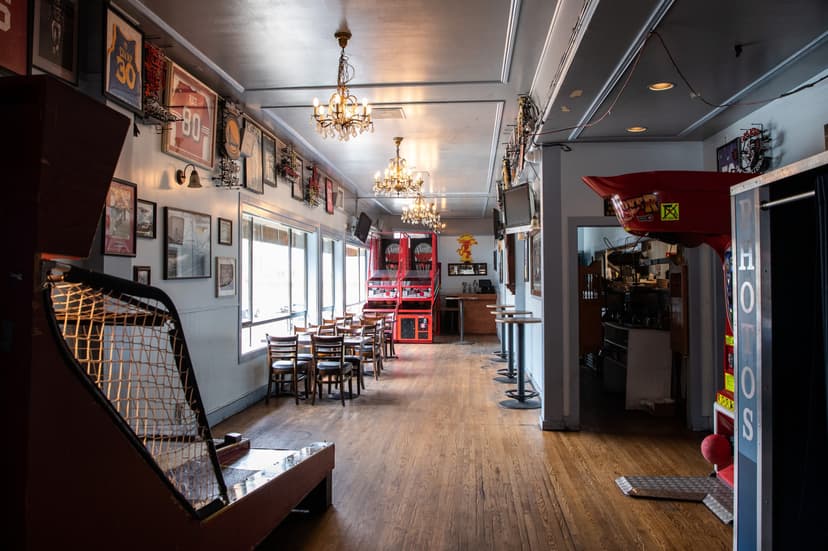 14 Great San Francisco Bars With Activities - San Francisco - The Infatuation