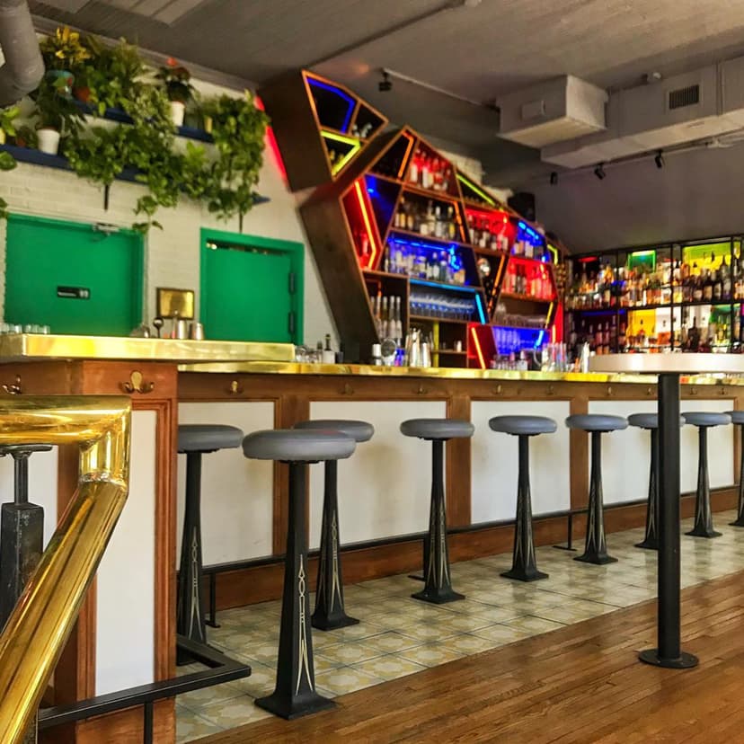 10 Of The Best Bars In The Heights
