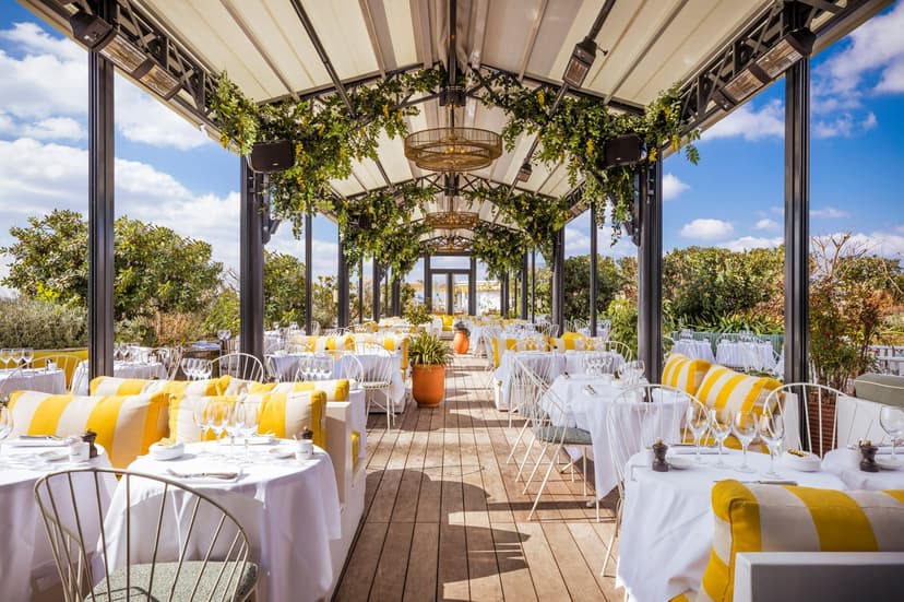 The Most Beautiful Rooftop Restaurants For Lunch And Dinner In Paris!