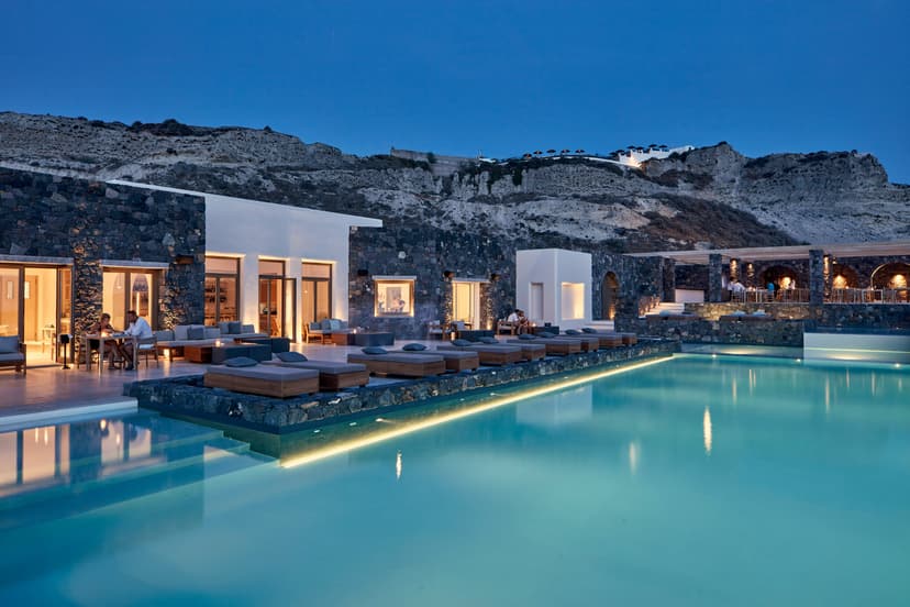 26 Editor-Recommended Greek Island Hotels